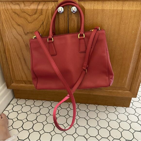 Prada $3,495  Galleria Saffiano Large Leather Bag 100% Authentic - Picture 5 of 14